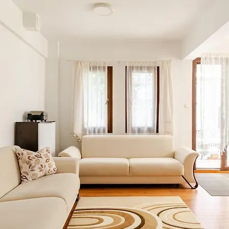 Phokaian Flat By The Sea Apartment *