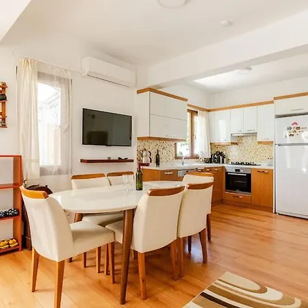 Apartment Phokaian Flat By The Sea *