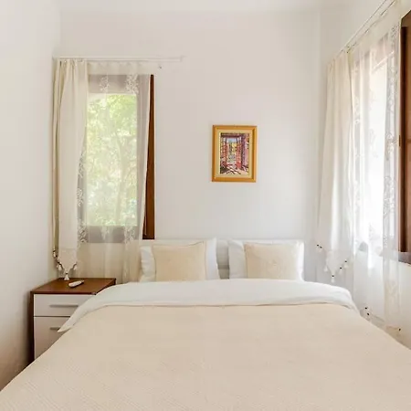 Phokaian Flat By The Sea Apartment *