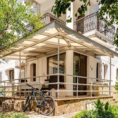 Phokaian Flat By The Sea *